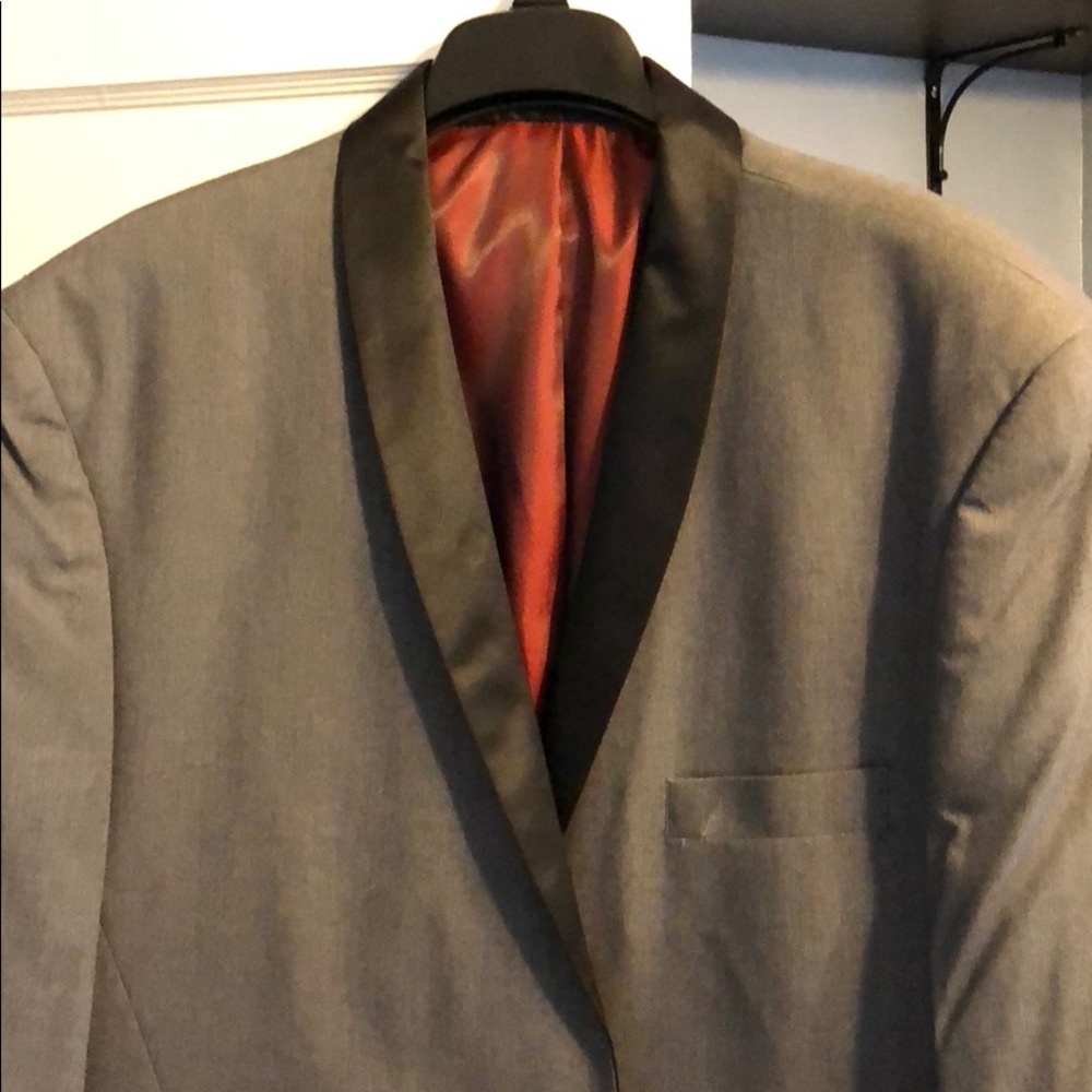 Men’s tuxedo jacket
